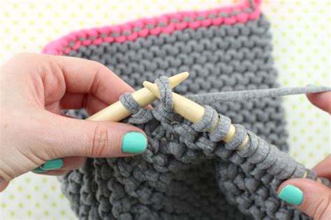 The next video you'll want to watch shows you how to pick up these wraps when you're finished. Tutorial: Wrap and Turn (w&t) | Knitting patterns, Wrap ...