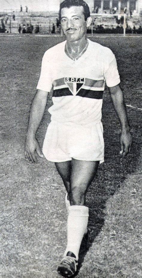 Thomaz soares da silva, also known as zizinho, was a brazilian footballer who played as an attacking midfielder for the brazil national foot. Craque Imortal - Zizinho - Imortais do Futebol