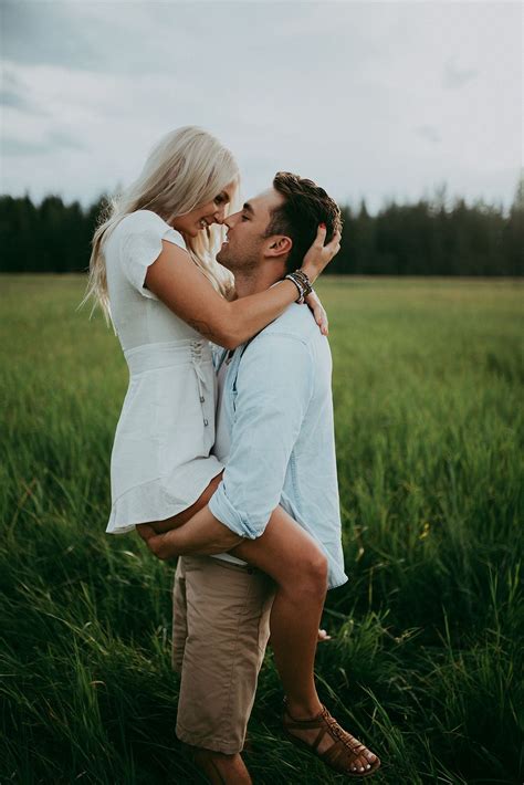 Romantic and Playful Engagement Session | Jasper Wedding Photographer #bohoengagement | Fall ...