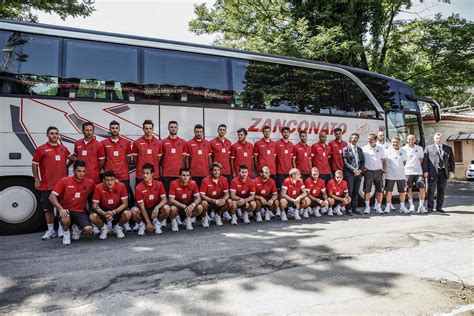 Serie b, il venezia travolge il cosenza e si prende il quarto posto. Giovani di Gallio: SERATA CON IL VICENZA CALCIO