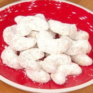 Recipe courtesy of trisha yearwood. Trisha Yearwood's Crescent Cookies | Crescent cookies ...