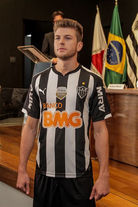 Estádio raimundo sampaio, belo horizonte. Confira fotos do novo uniforme do Atlético Mineiro - Fotos ...