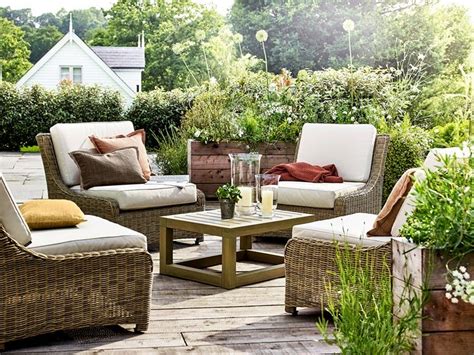 Proper cleaning is essential to preserve the shine on metal outdoor furniture. Complete Guide on How to Clean your Garden Furniture ...