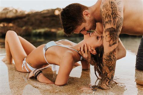 More videos with lovely rose. 79 Engagement Photo Ideas to Steal From Couples Who ...