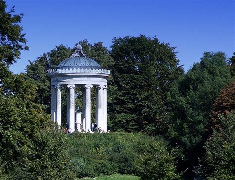 There is a garden at the back of my house. Englischer Garten, Munich