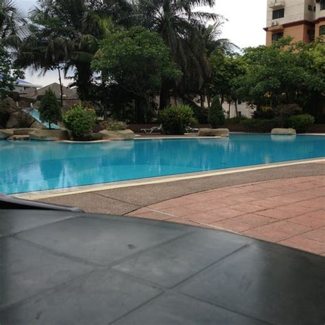 The shopping mall paradigm mall is located here. Swimming Pool @ Kelana Parkview - Petaling Jaya, Selangor