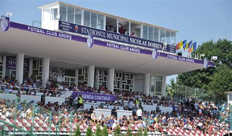 Przegląd pokazuje dane i informacje odnośnie wszystkich stadionów, na których klub fc arges do tej pory rozgrywał mecze w roli stadion: Pandurii Târgu Jiu a debutat în sezonul 2017 - 2018 al ...