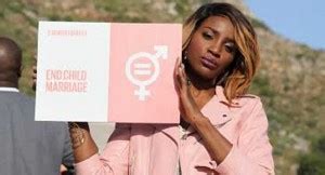 Seyi shay poses for a photo. Seyi Shay Joins United Nations Campaign To Empower Women ...