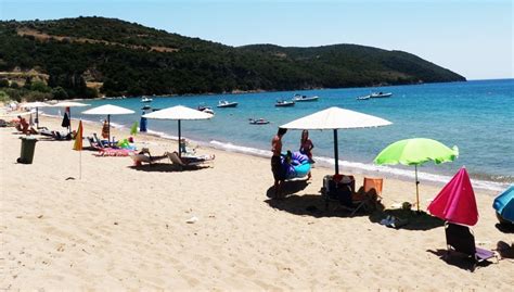 Werde zum krieger des lichts und rette das reich vor der sicheren zerstörung. Beaches - Loutsa Camping Finikounda