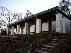 Hanne kjærholm houses præsenterer i 325 farvefotos, for første gang de mange enestående huse arkitekten hanne kjærholm har tegnet. ハンナ・アンド・ポール・ケアホルム《ハンナ・アンド・ポール・ケアホルム自邸》