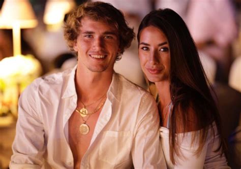 This is zverev's gf, olga sharypova, who is a russian junior player. Alexander Zverev is a Father, as Brenda Patea has Given ...
