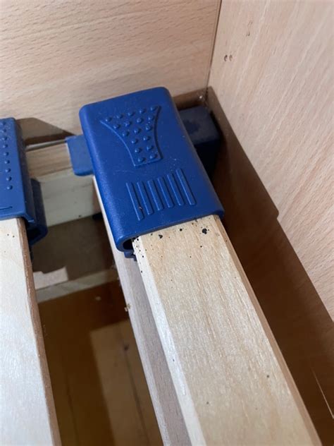 Jedes der zimmer in der pension im bett ist mit einem eigenen bad mit einer dusche ausgestattet. Bettwanzen Schlafzimmer - Bettwanzen im Bett - Bettgestell