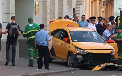 Akhbar yang dihasilkan oleh rakyat, kepada. Russie : sept passants blessés par l'embardée d'un taxi à ...