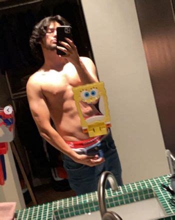 Xolo Maridueña Shirtless, Girlfriend, Cobra Kai | Famewatcher Cobra kai season 3 now drops january 1 only on netflix.
