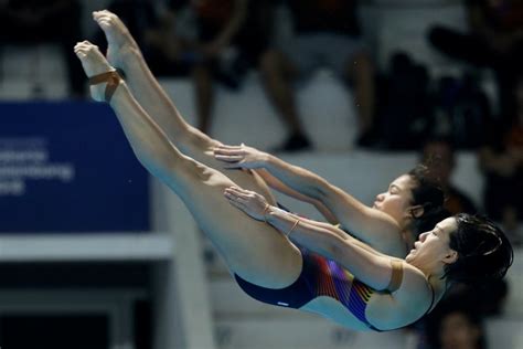 She won the gold medal, along with her partner leong mun yee, in the women's 3 m synchronised springboard event, and added the bronze for the 1 m springboard at the 2007 southeast asian games in bangkok, thailand. Terjunan Wendy masih berbisa | Harian Metro