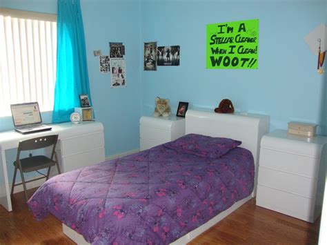 The song is based on the band's frontman, john feldmann, and a brief relationship he had with a woman. Accepting Change: My Daughter's New Bedroom