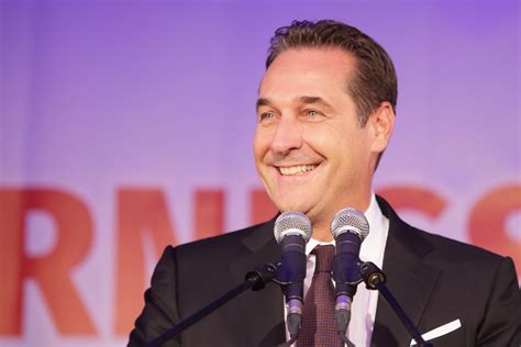 „und dass ich mich jeden tag mit gutem gewissen in den spiegel schauen kann., mit diesem grammatisch inkorrekten satz beendete der aus. HC Strache: Die FPÖ ist das soziale Gewissen Österreichs ...