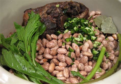 If the beans begin to break down, pull the ham hock and strip the meat from the bone. Oishikatta 美味しかった: Drunken Pinto Beans w/ Smoked Ham Hock ...