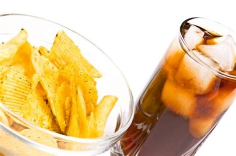 Un estudio revela que las patatas fritas, por ejemplo, son tus peores enemigas si quieres adelgazar. Cuales son los 2 alimentos que mas engordan en el mundo