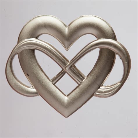 The fact or practice of being romantically or sexually. Polyamorie Hanger - kleur: zilver - Pluk de Liefde