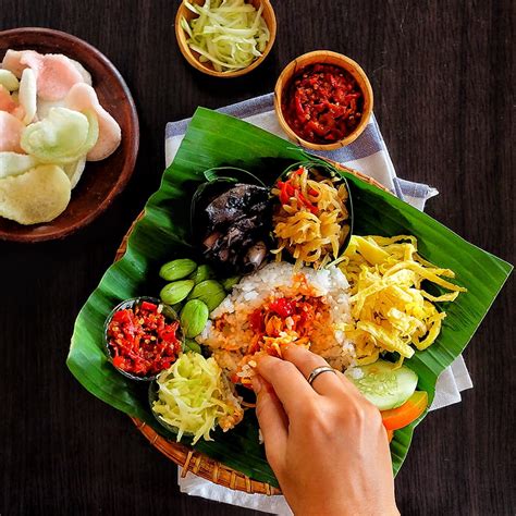 Pedas kecut sambal mangga, dengan tekstur sedikit keras yang akan memberikan sensasi berbeda pada hidangan anda. Waroeng Kaligarong, Kuliner Semarang Spesialis Bebek ...