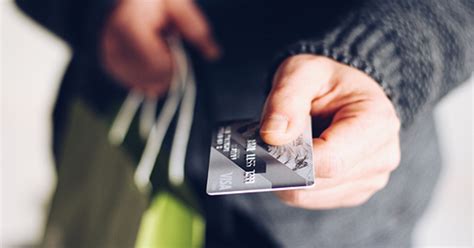 When to use credit card. 5 Places Never to Use a Debit or Credit Card - PureWow