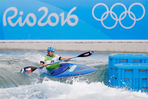 Prskavec z kajaku přesedne do práškovacího letadla. Jiri Prskavec in Canoe Slalom - Olympics: Day 5 - Zimbio