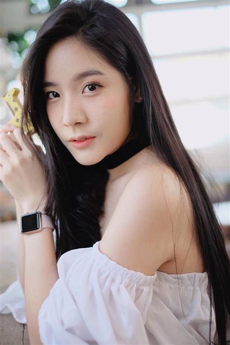 Ia termasuk berukuran kecil, tingginya 159 cm. CERITA DEWASA TERPANCING OLEH LEKUKAN TUBUH INDAH ISTRI ...