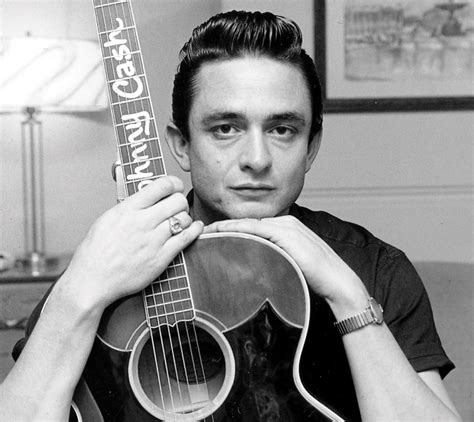 Those two did great with all the people waiting in line, they made you feel like you were their greatest fan, i am that! Há 13 anos, o mundo perdia Johnny Cash