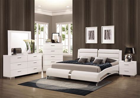 Furnish the area with contemporary bedroom furniture. Modern Bedroom Collection CO345 | Modern Bedroom Furniture