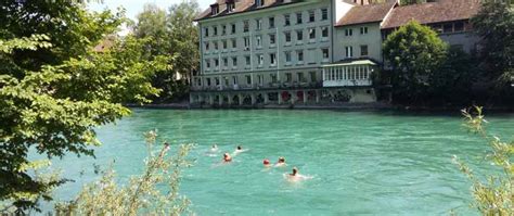 Gorgeous river flowing by old town bern. Aare Bern aktuelle Infos - Aaretemperatur und vieles mehr