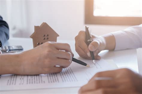 Tout sur la vente et l'achat d'un logement, l'acte de vente, le crédits et les prêts immobiliers. Compromis de vente et promesse de vente : les différences ...