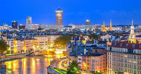 Lyon , also written lyons in english, is the third largest city in france and centre of the second largest metropolitan area in the country. Prostituées à Lyon - Dans quels quartier trouver des Putes ...