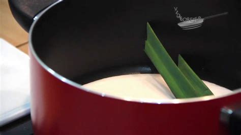 Masak hingga mendidih dan mengental. Bubur Kacang Hijau (3/4) - Cara Membuat Kuah Santan - YouTube