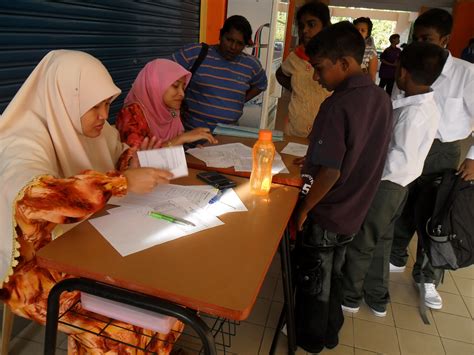 Updated 3 dec 2018 panduan pendaftaran memasukin tingkatan 1 tahun 1 2019 online. SMK Taman Bunga Raya (1): Gambar-gambar sekitar hari ...