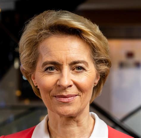 Vita privata, biografia e carriera politica della prima donna della storia a capo della commissione europea. Ursula Von Der Leyen / Ursula Von Der Leyen Europa Wurde ...