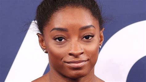 Per molti è la più grande ginnasta di sempre, insieme a nadia comaneci: DiscoverNet | How Simone Biles Stays In Shape