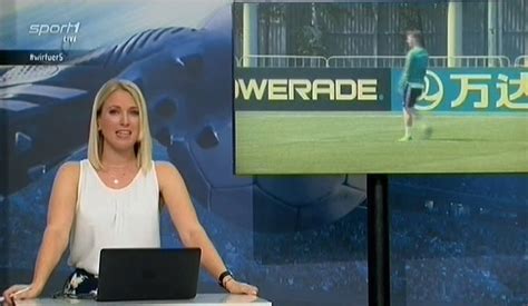 So haben die meisten ruth hofmann von sport1 noch nicht gesehen: Ruth Hofmann beim 'Doppelpass' auf Sport1 am 24.06.2018 ...