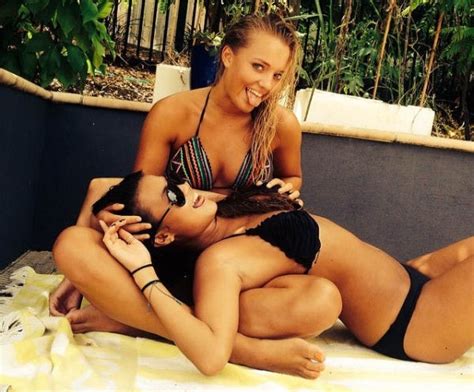 It really is personal preference. Here's Proof That Girls Like Touching Boobs as Much as ...