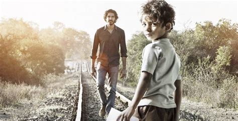 Casa ita 2016 film completo sottotitoli italiano saroo, un bambino di cinque anni, è da solo e, spaventato e confuso, si ritrova dopo un lungo viaggio in treno nella caotica calcutta, lontano un migliaio di miglia da casa. Lion, La strada verso casa - Vulcano Statale