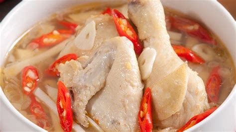 Dalam panci, tumis bumbu halus hingga wangi. Resep Ayam Kuah Pedas Menggelora - Masak Apa Hari Ini?