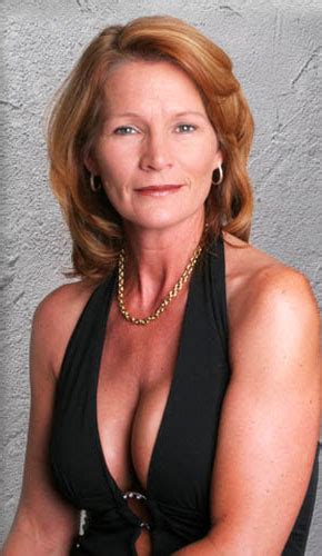 Tous les films de sexe femmes de 60 ans nues les plus chauds dont vous aurez jamais besoin sur nuespournous.com. Rencontre cougar : Prendre une nouvelle démarche