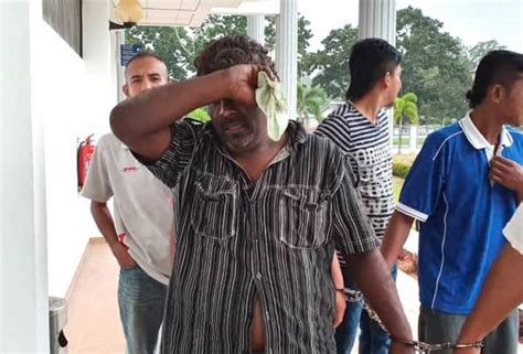 Polisi, yang banyak bertugas di badan narkotika nasional (bnn) kerap menguji. Pemandu bas didakwa memandu di bawah pengaruh dadah ...