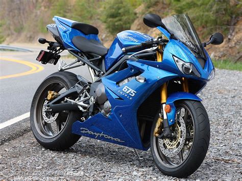 It's been used for track days but could easily it's been used for track days but could easily be race prepped with minimal work. Love my Neon Blue | Triumph daytona 675, Triumph sprint ...