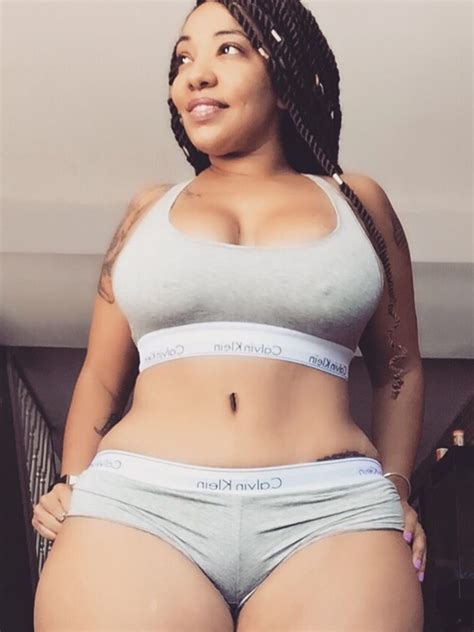 Her curvy body is one to die. Isibumbu Sami Esikhulu Pictures - Kelly Khumalo Sika ...