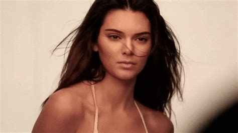 You are seeing this message either because your flash player is outdated or because your browser does not support html5 player. Kendall Jenner Reasons GIF - Find & Share on GIPHY