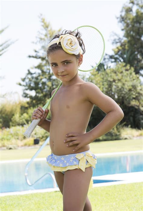 El culetín para niñas es una prenda imprescindible en la moda de baño infantil. Culetin Niñas | Moda Baño Niñas