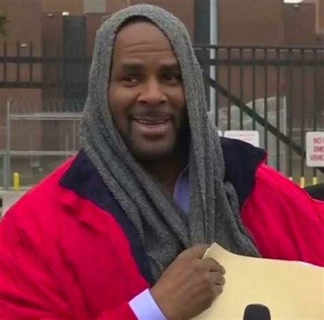 Steve greenberg said his client was attacked at chicago's metropolitan correctional. Dlisted | R. Kelly's Out Of Jail Because Someone Paid His ...