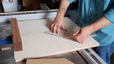 Build a Tablesaw Sled for Miters - FineWoodworking