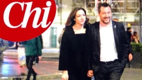 Sul numero di diva e donna di mercoledì 24 agosto pubblica sono presenti le foto matteo salvini e francesca verdini sono in vacanza a milano marittima. Francesca Verdini è la nuova fidanzata di Matteo Salvini